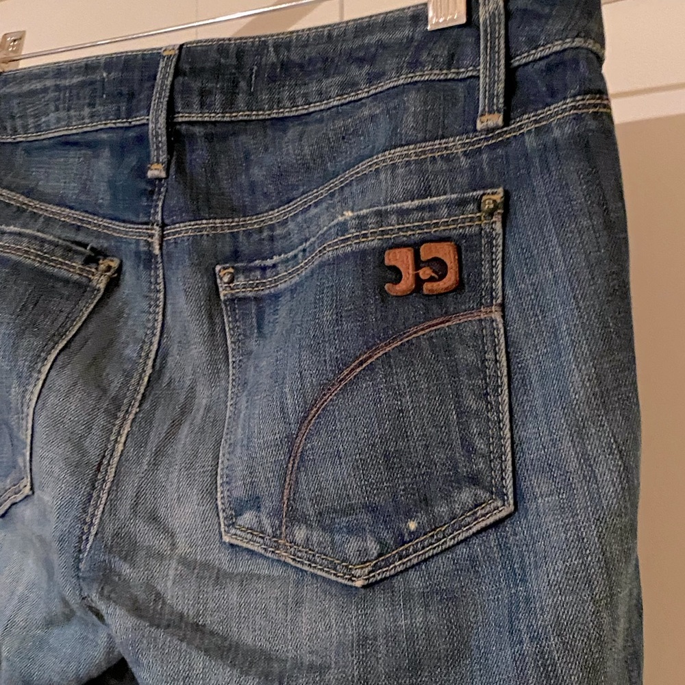Joe’s Jeans Size 26 straight leg